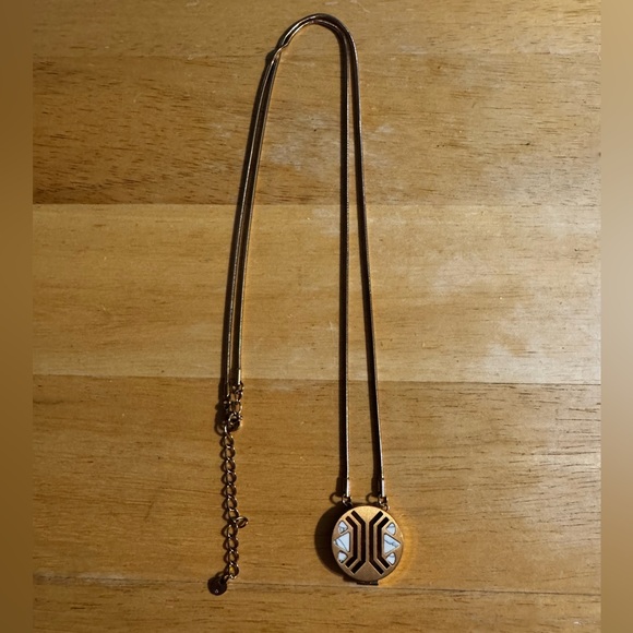 Zen Essential Oils Diffuser Necklace - Picture 1 of 7
